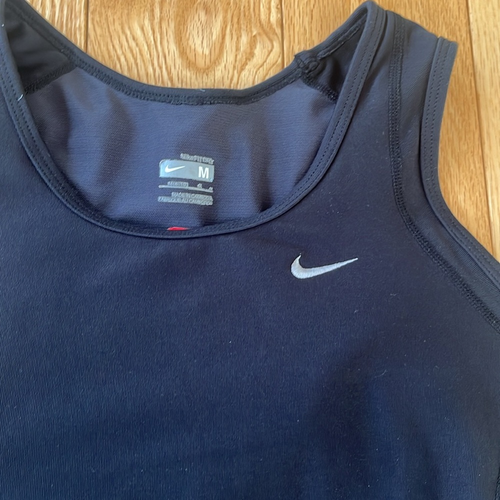 Nikefit Black Activewear top - Picture 2 of 8